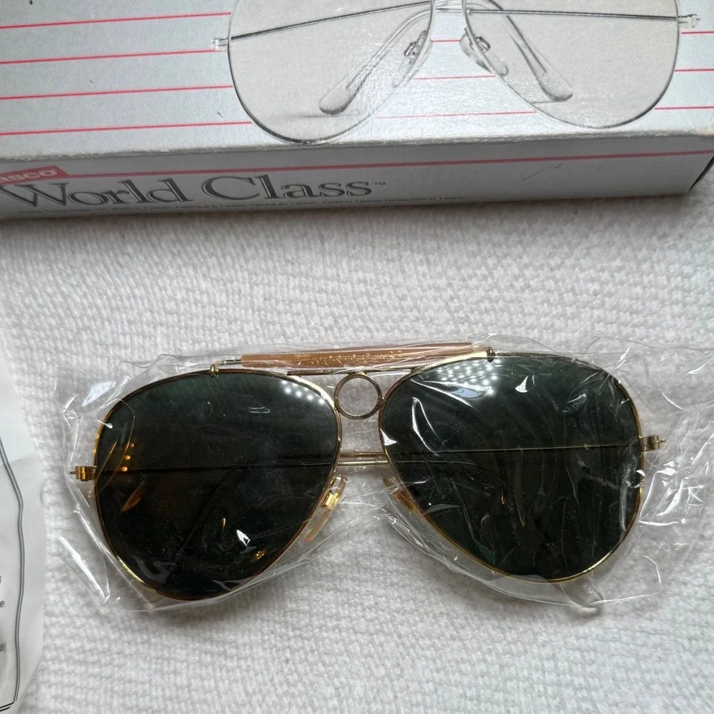 Vintage '92 TASCO World Class Aviator Sunglasses 1137S Gold Smoke Lens NOS w Box